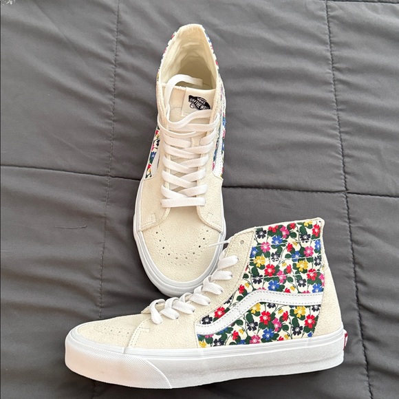 Vans Shoes - Vans WMNS Sk8-Hi Tapered Floral White Sneakers NEW 8.5
